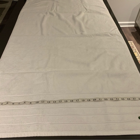 Guest towel set white Lacoste towel set. - Picture 8 of 9